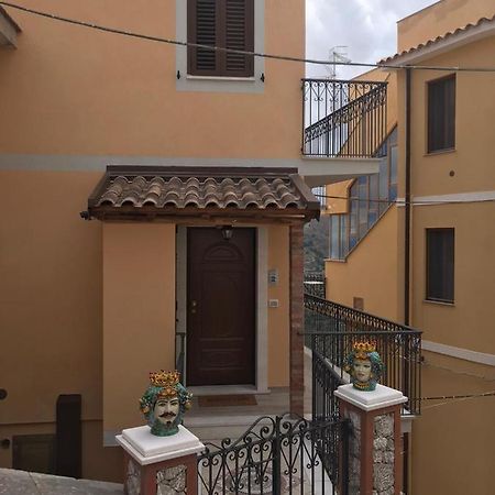 Casa Vacanza Cundari Castelmola Exterior foto