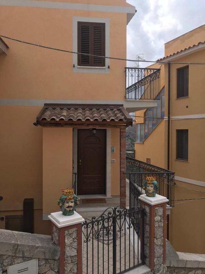 Casa Vacanza Cundari Castelmola Exterior foto