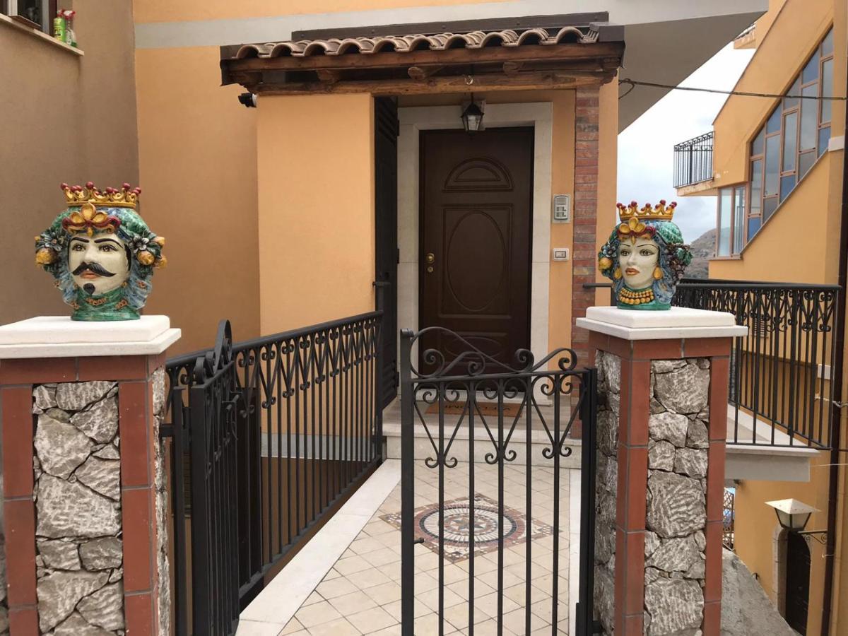 Casa Vacanza Cundari Castelmola Exterior foto